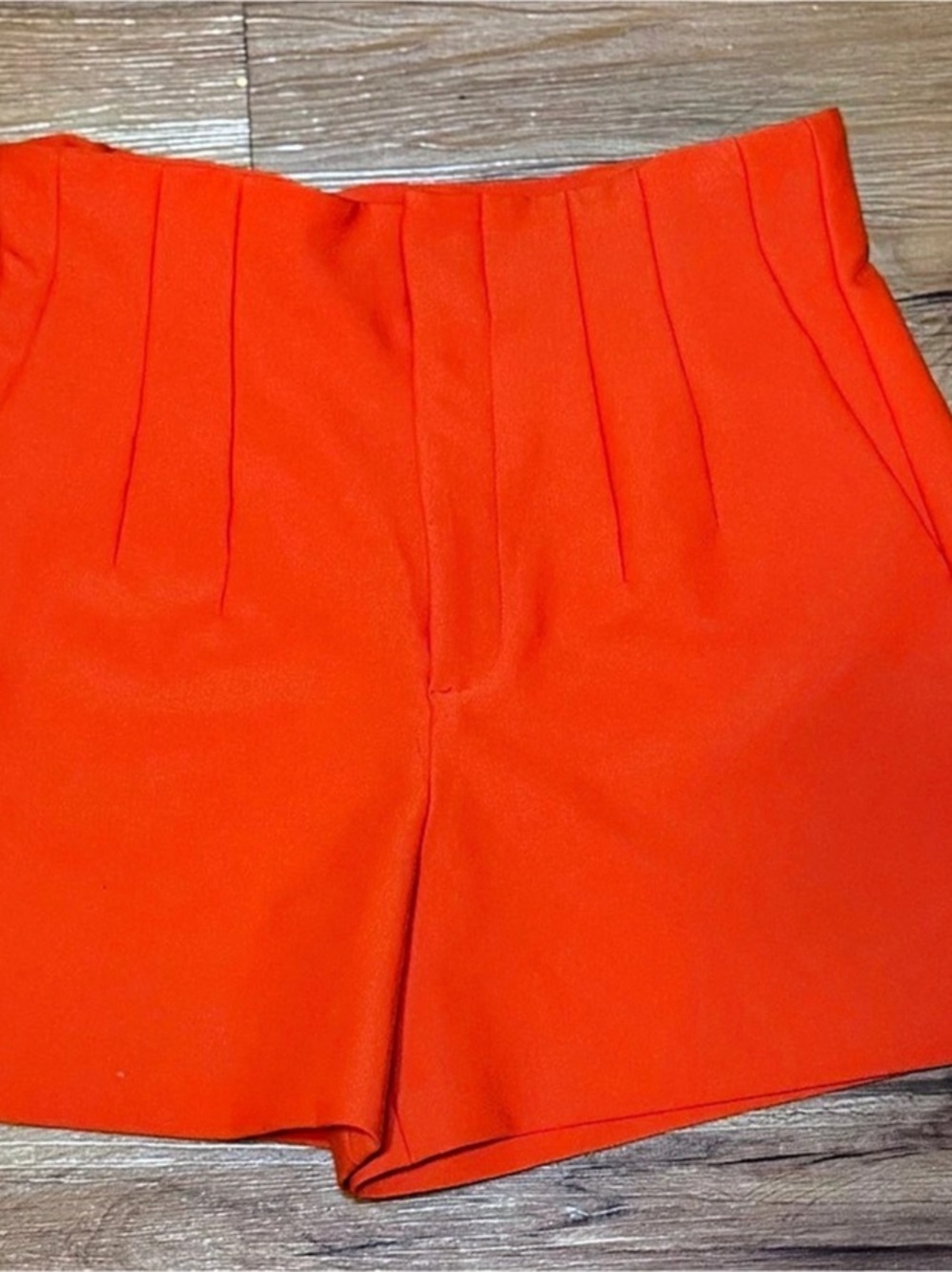 Zara High-Waist Pleated Shorts in Orange Size Medium